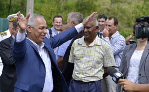 A Salazie, Victorin Lurel a goûté aux produits péi