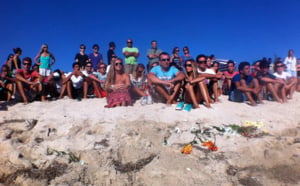 Hommage au touriste tué par un requin sur la plage des Brisants