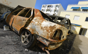 Incendie dans un parking au Moufia : Trois voitures détruites, pas de blessés