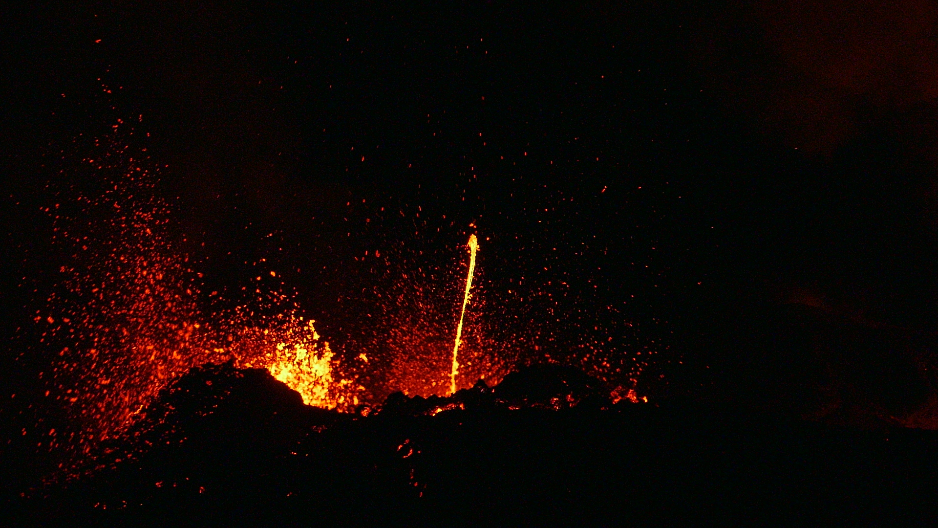 Vidéo - La beauté incandescente du Volcan en éruption
