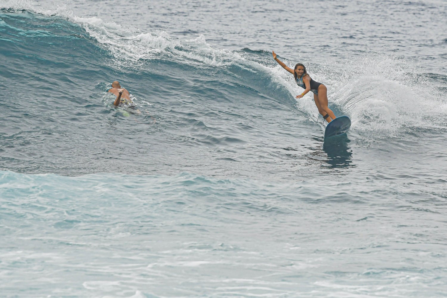 Le Crédit Agricole soutient la surfeuse réunionnaise Alice Lemoigne