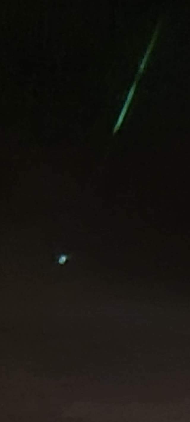 Un laser vert dans le ciel de Cilaos, les explications