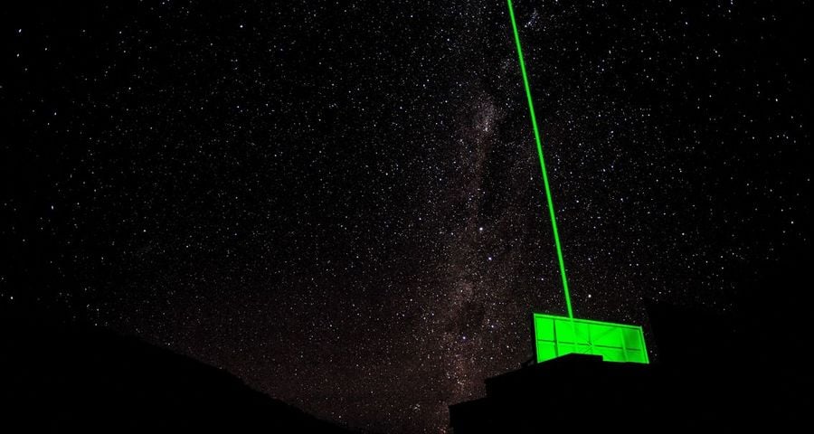 Un laser vert dans le ciel de Cilaos, les explications