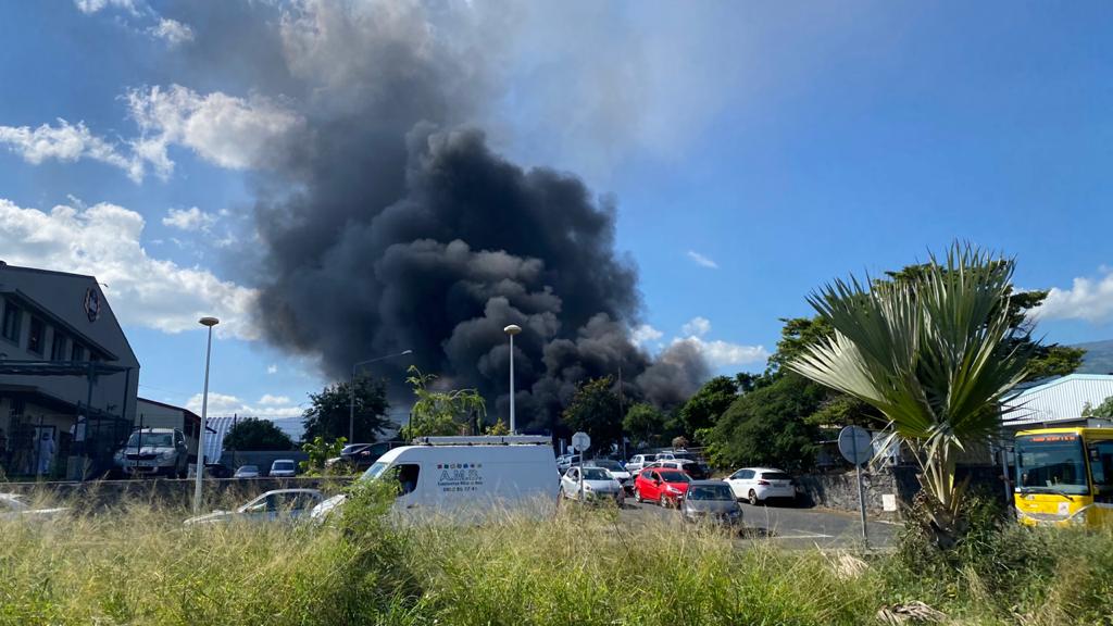 Vidéo - Cambaie : Un atelier ravagé par les flammes