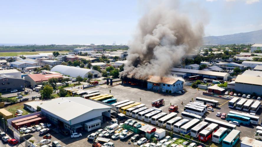 Vidéo - Cambaie : Un atelier ravagé par les flammes