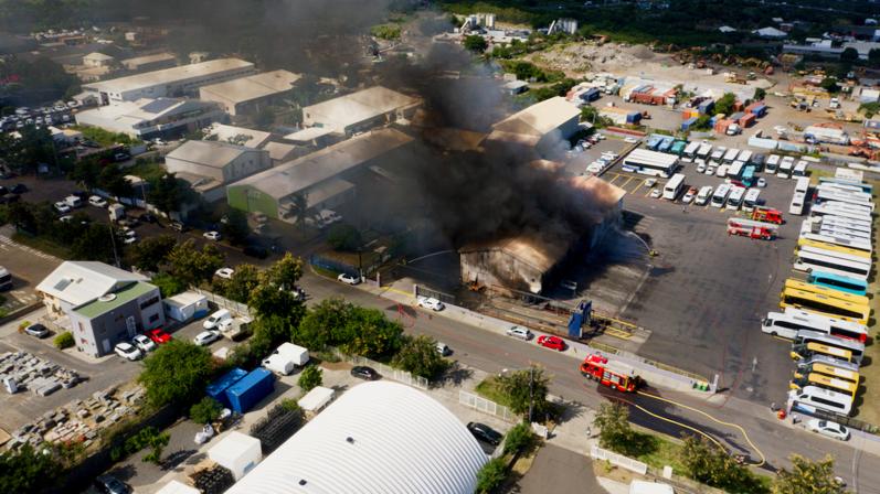 Vidéo - Cambaie : Un atelier ravagé par les flammes