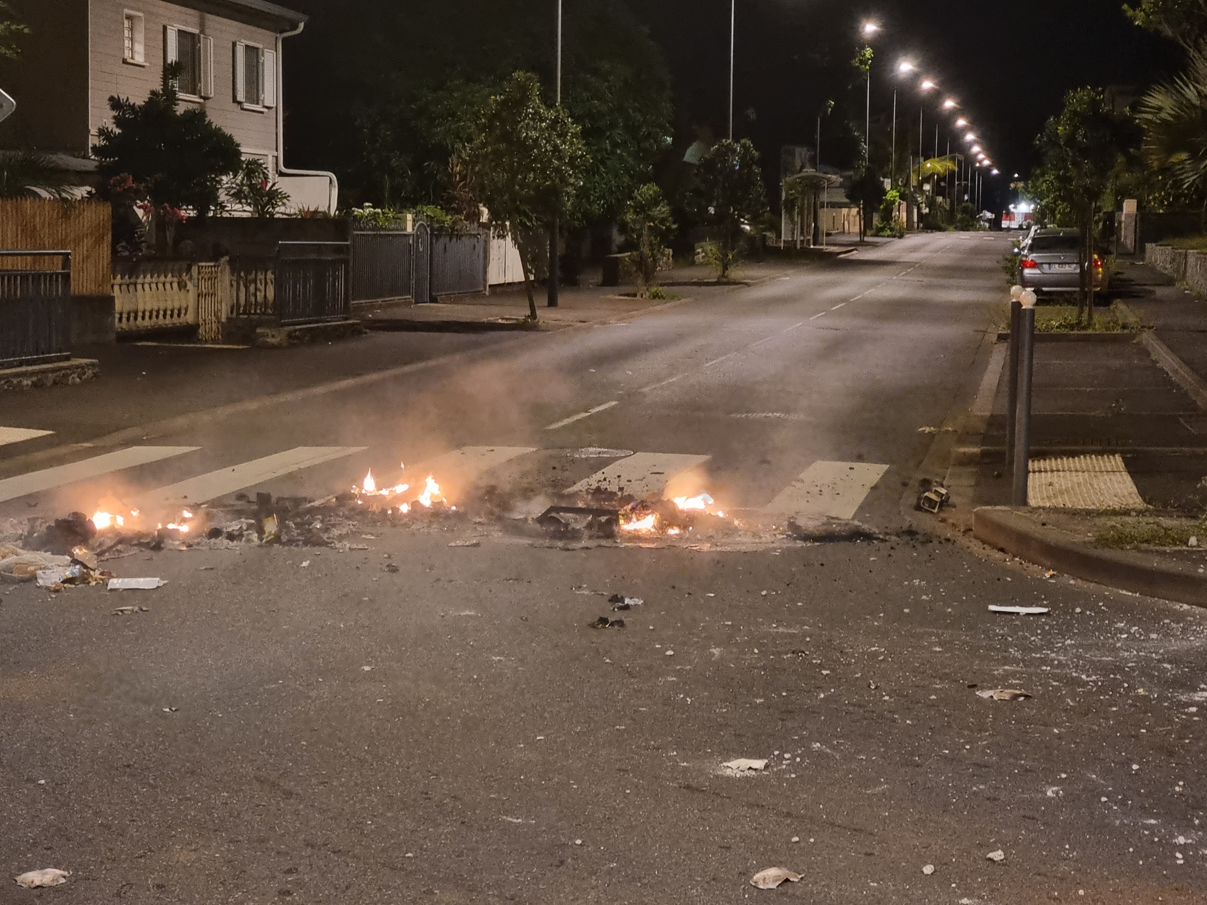 (Vidéo) Feux de poubelles, lacrymo : Coup de chaud en fin de soirée aux Camélias et à Vauban