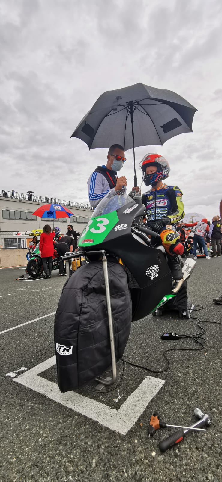 Moto4: Malgré une course mouvementée, Enzo Hoarau termine 5e