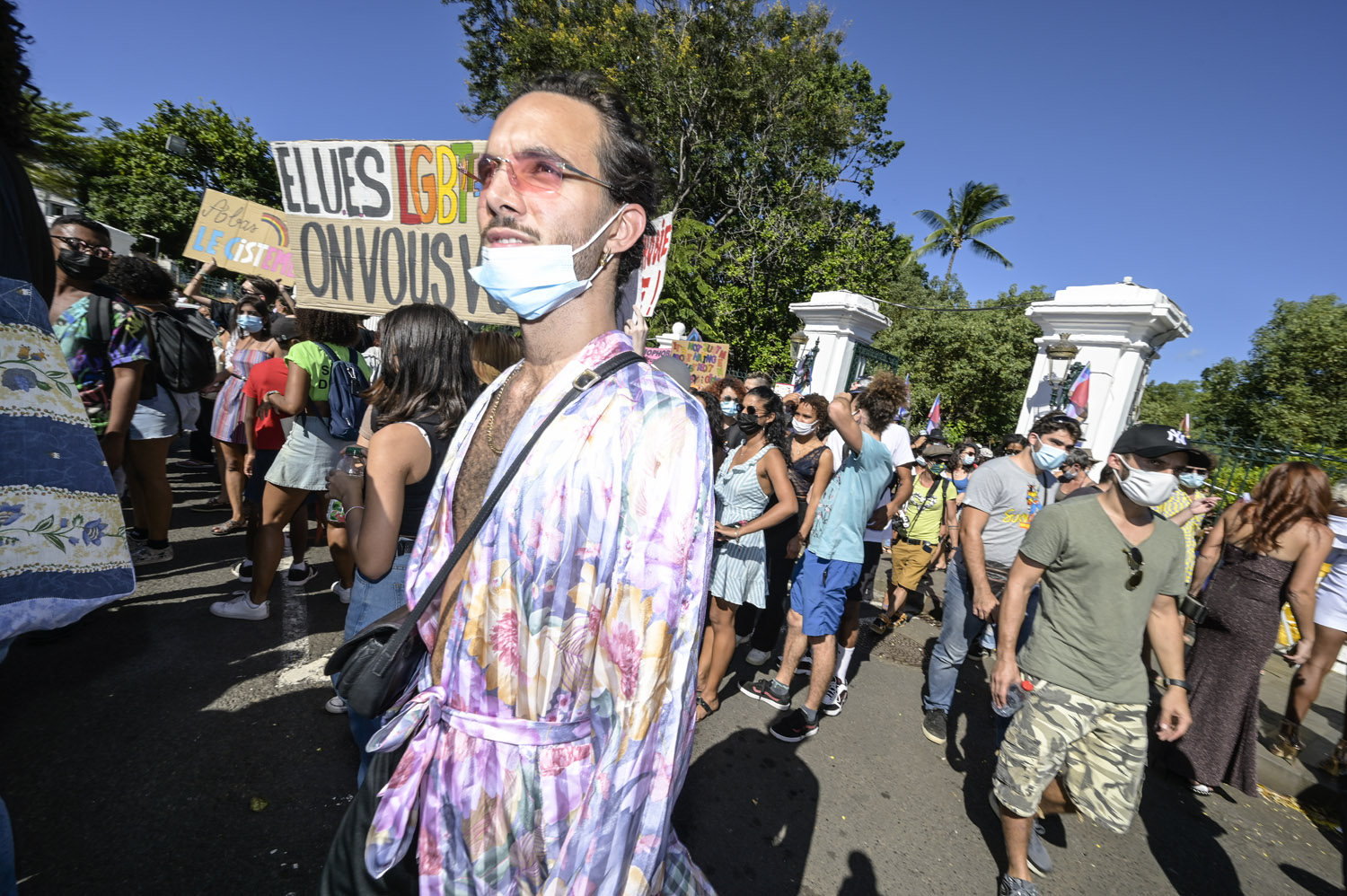 Marche des Visibilités LGBTQIA+ : Soleil et arc-en-ciel à Saint-Denis