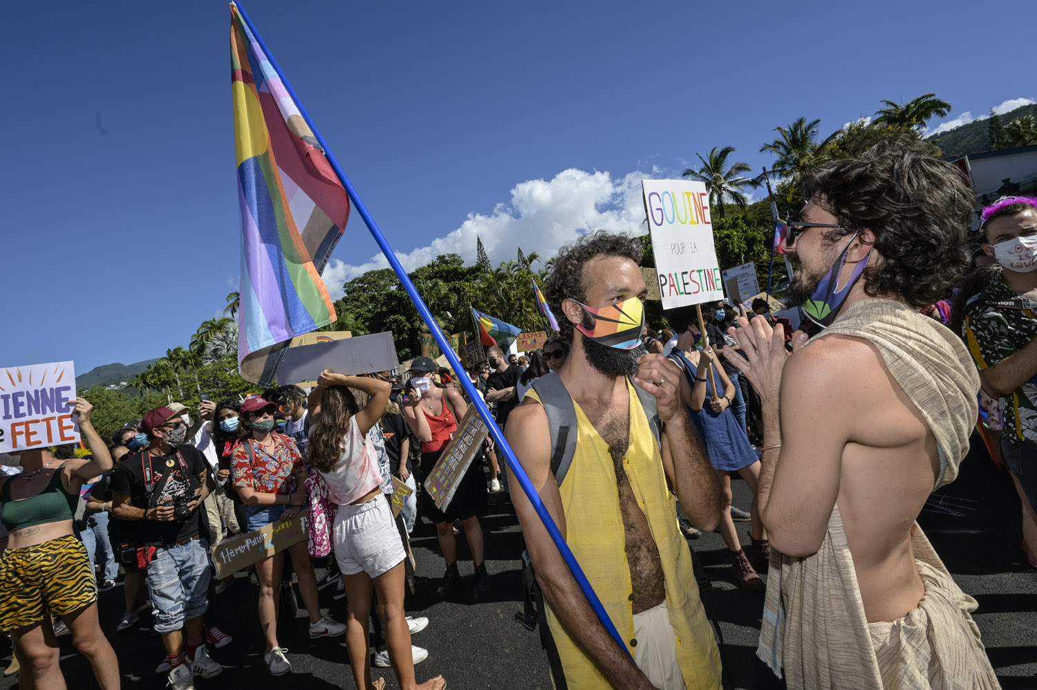 Marche des Visibilités LGBTQIA+ : Soleil et arc-en-ciel à Saint-Denis