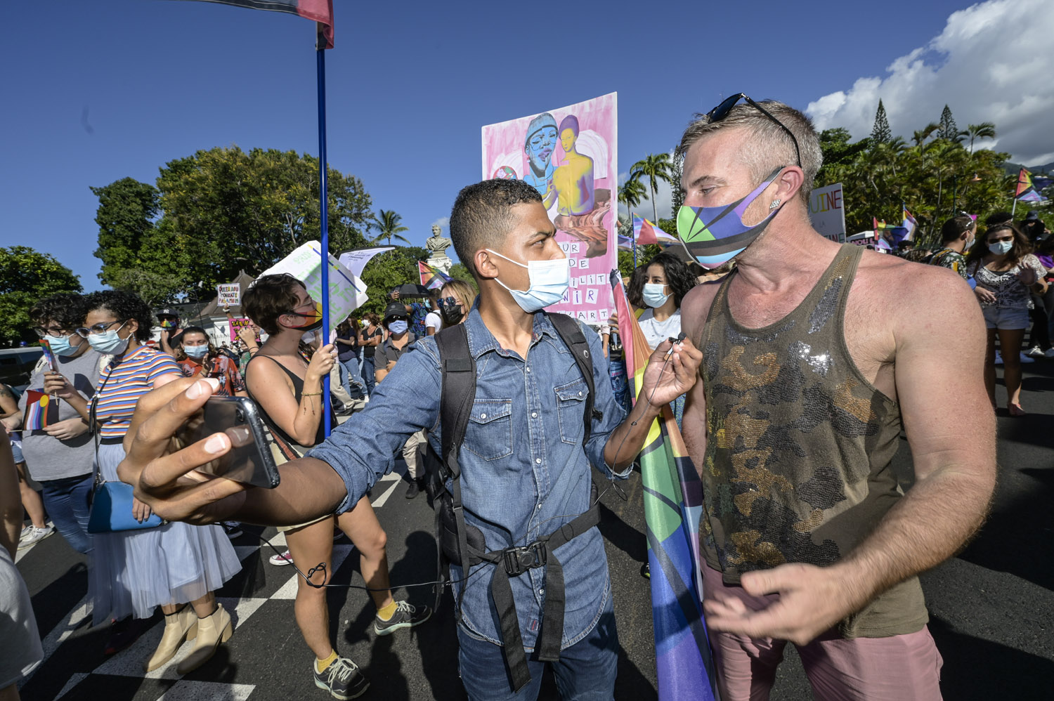 Marche des Visibilités LGBTQIA+ : Soleil et arc-en-ciel à Saint-Denis