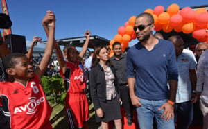 Le Port : Tony Parker à la rencontre de ses fans
