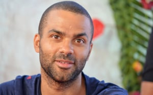 Le Port : Tony Parker à la rencontre de ses fans