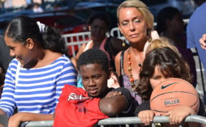 Le Port : Tony Parker à la rencontre de ses fans
