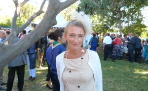 Concours de beaux chapeaux à la garden party de la Préfecture