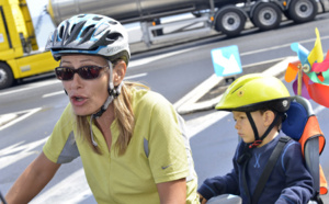 Catherine et Antoine en passe de boucler leur tour de l'île à vélo