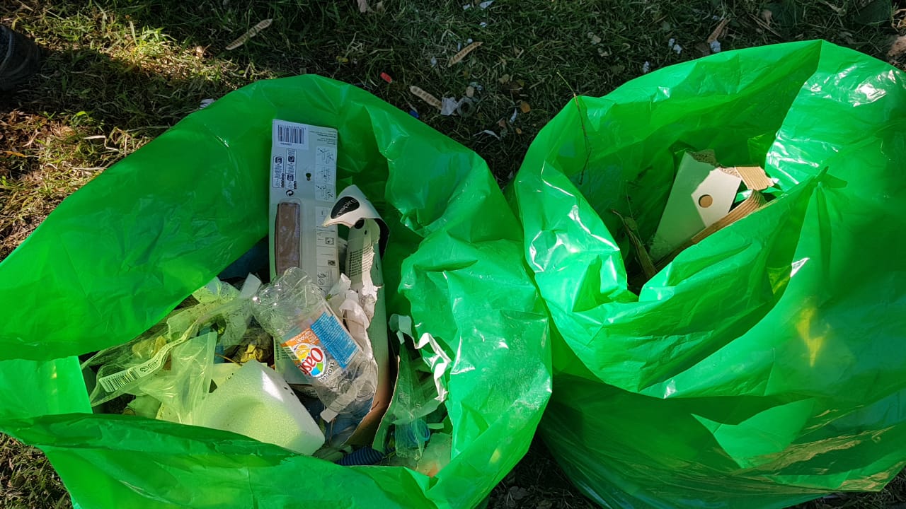 Photos - L'auteur de la montagne de déchets à Gillot mis à l'amende par la brigade verte de la Cinor