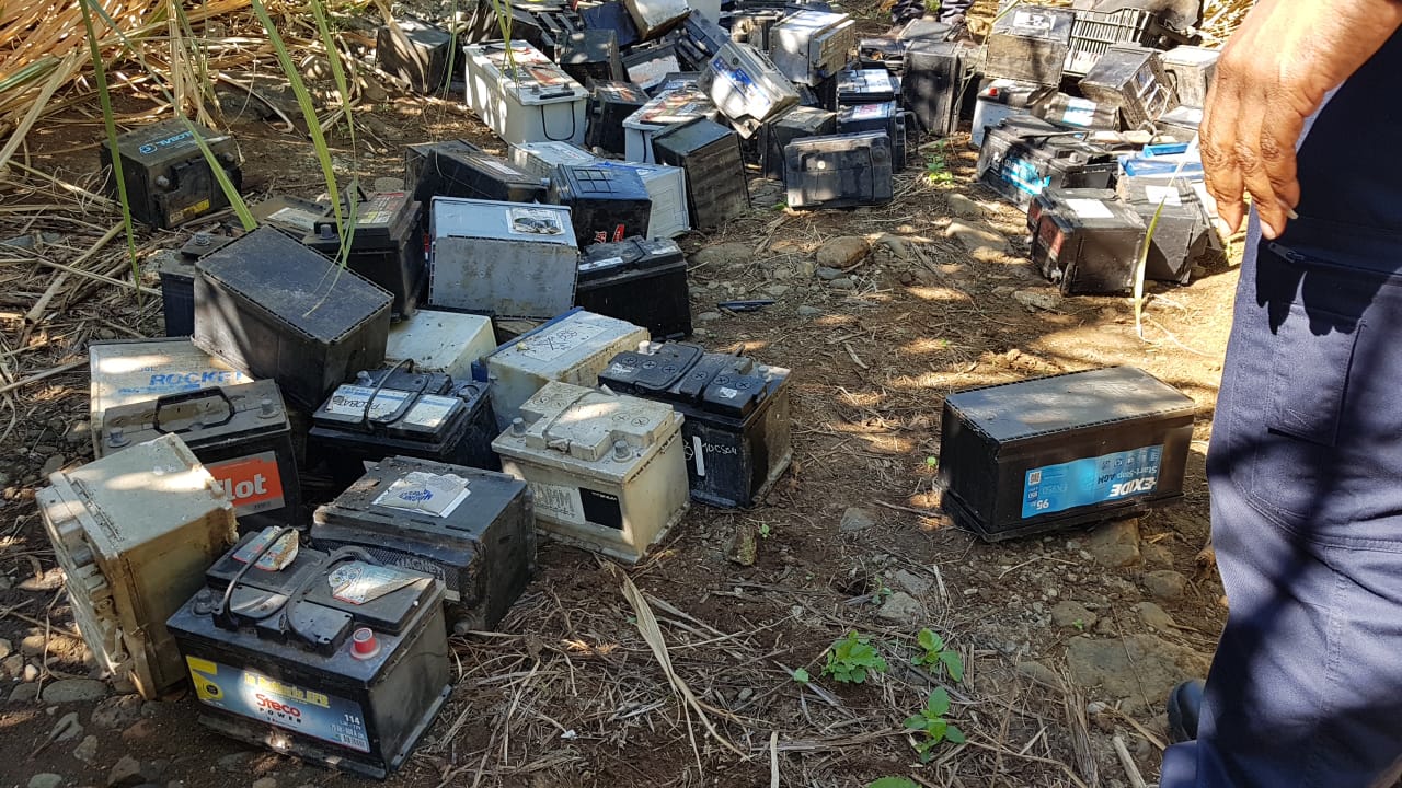 Makote puissance 1000 : Une centaine de batteries retrouvées dans un champ de cannes à Ste-Marie