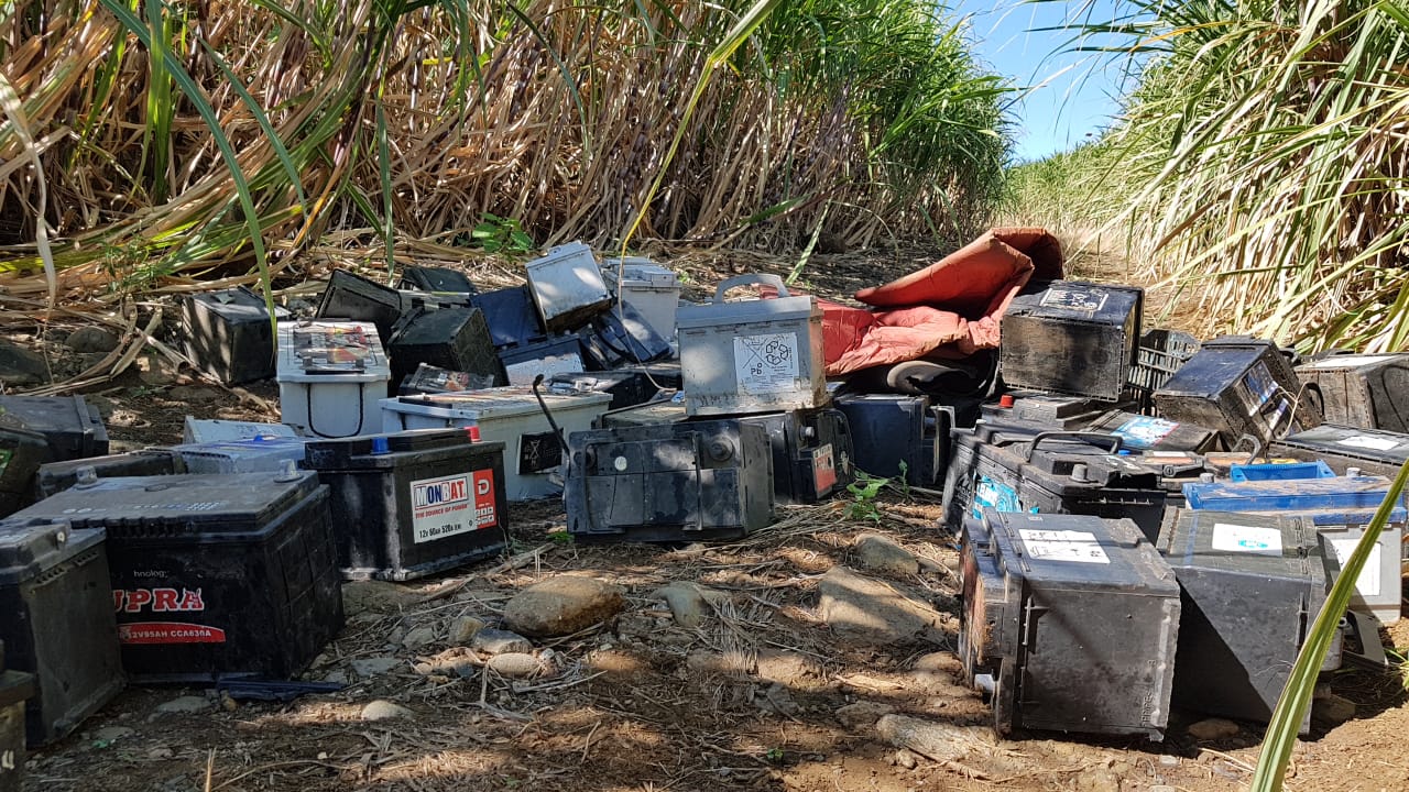 Makote puissance 1000 : Une centaine de batteries retrouvées dans un champ de cannes à Ste-Marie
