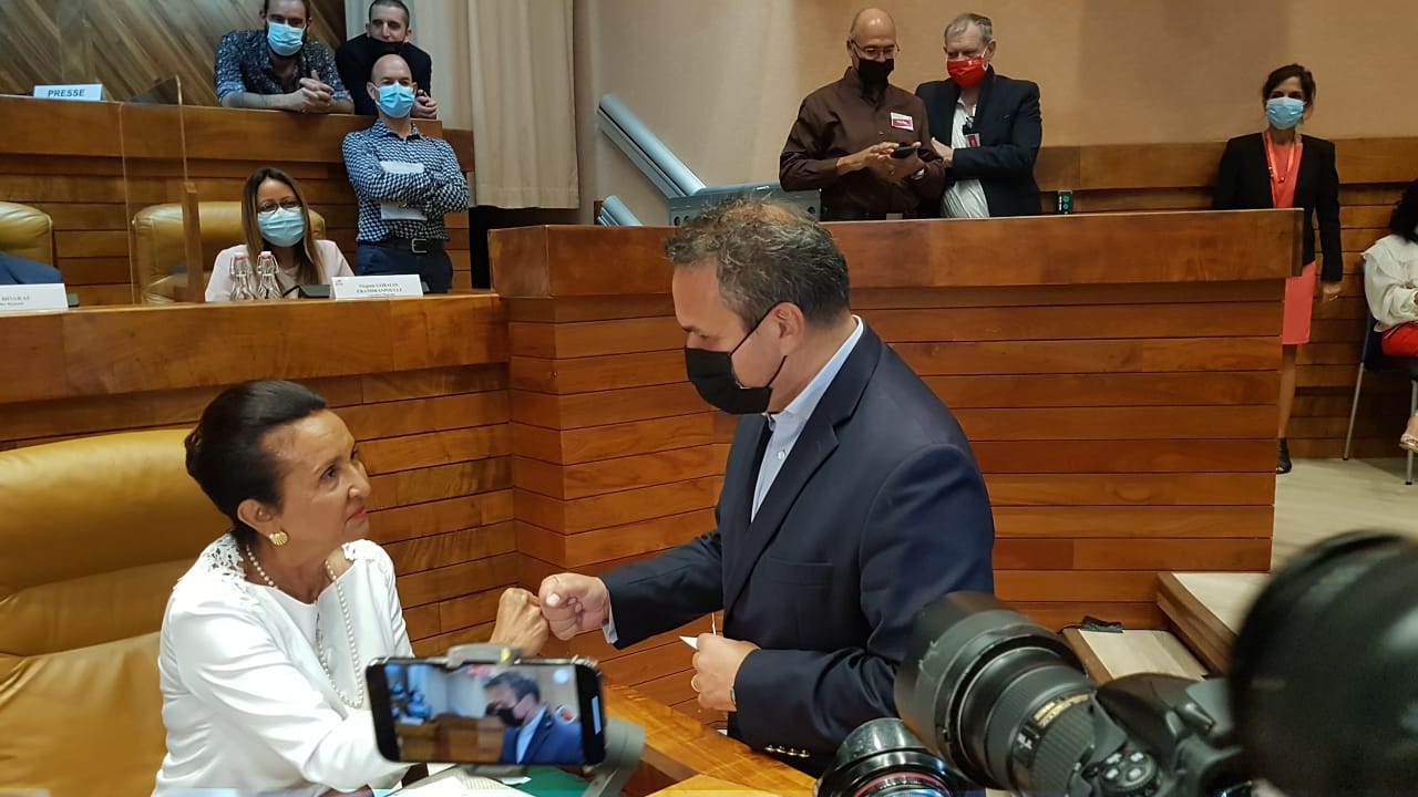 Huguette Bello élue présidente de Région : les meilleurs moments en images