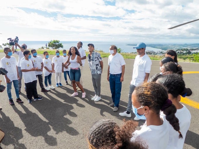 1000 Sourires fête ses 15 ans à Hélilagon avec Marie Katoto, Fabrice Abriel, Mickaël Pouvin et Missty