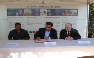 Didier Robert et Roland Robert posent la première pierre de la Nouvelle Route du Littoral