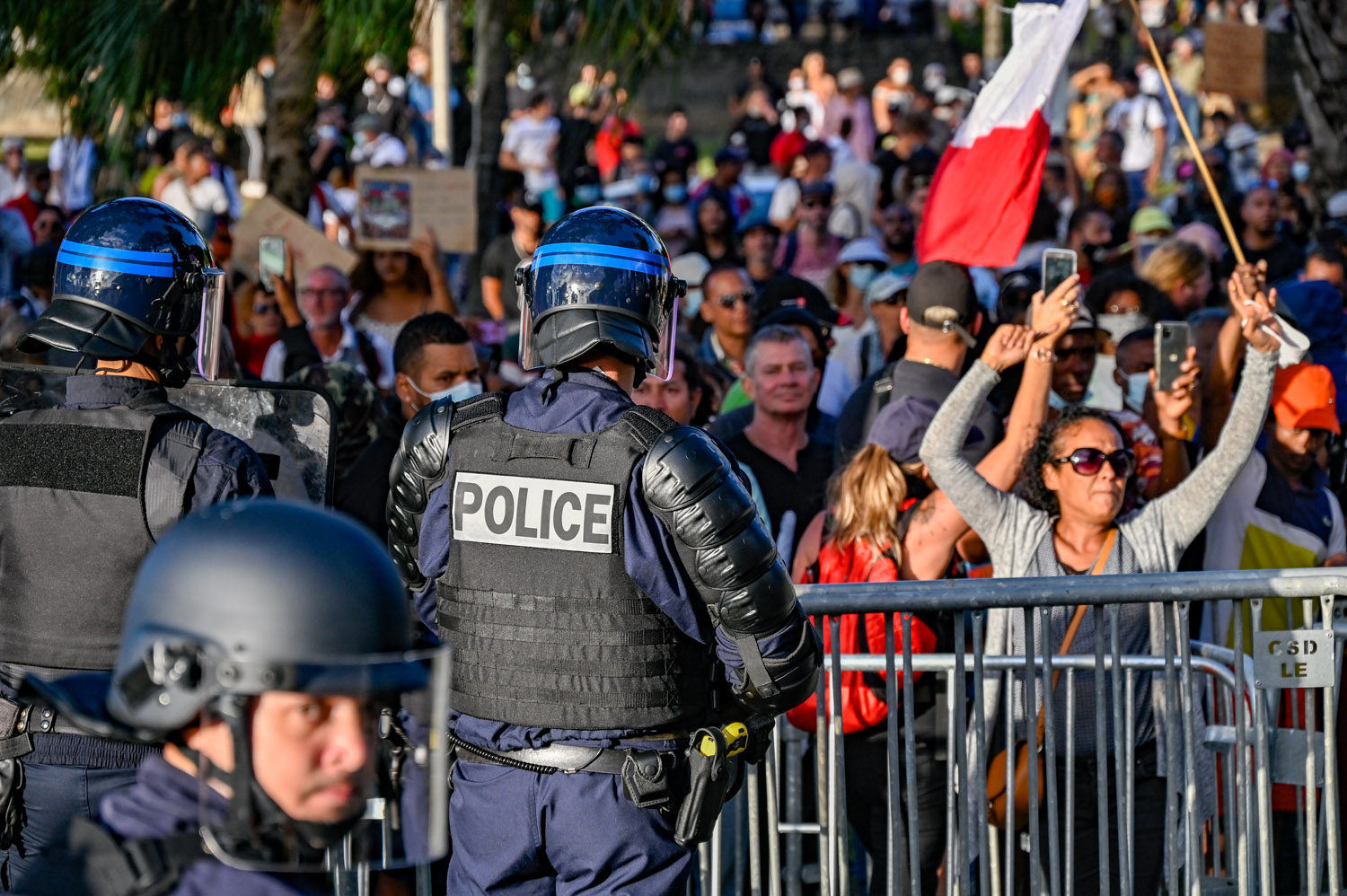Photos - Affrontements à Saint-Denis