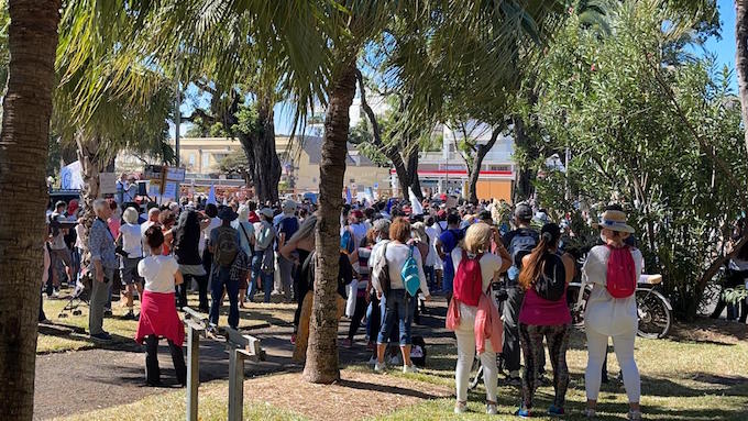 Journée de mobilisation anti-pass sanitaire : 3000 protestataires battent le pavé à St-Denis