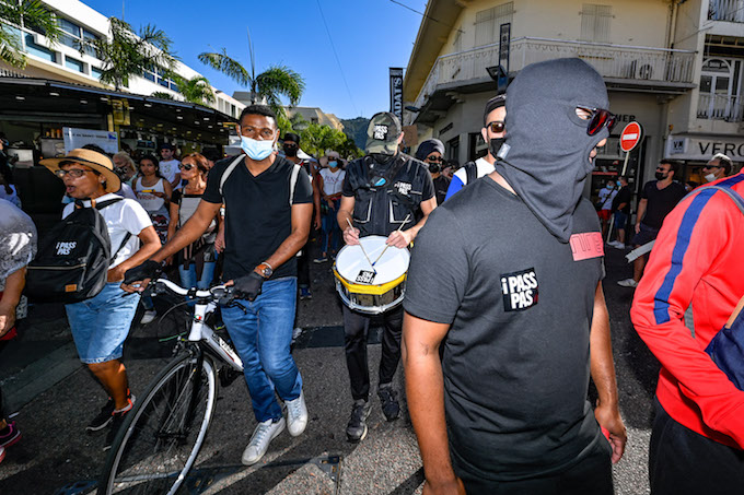 Journée de mobilisation anti-pass sanitaire : 3000 protestataires battent le pavé à St-Denis