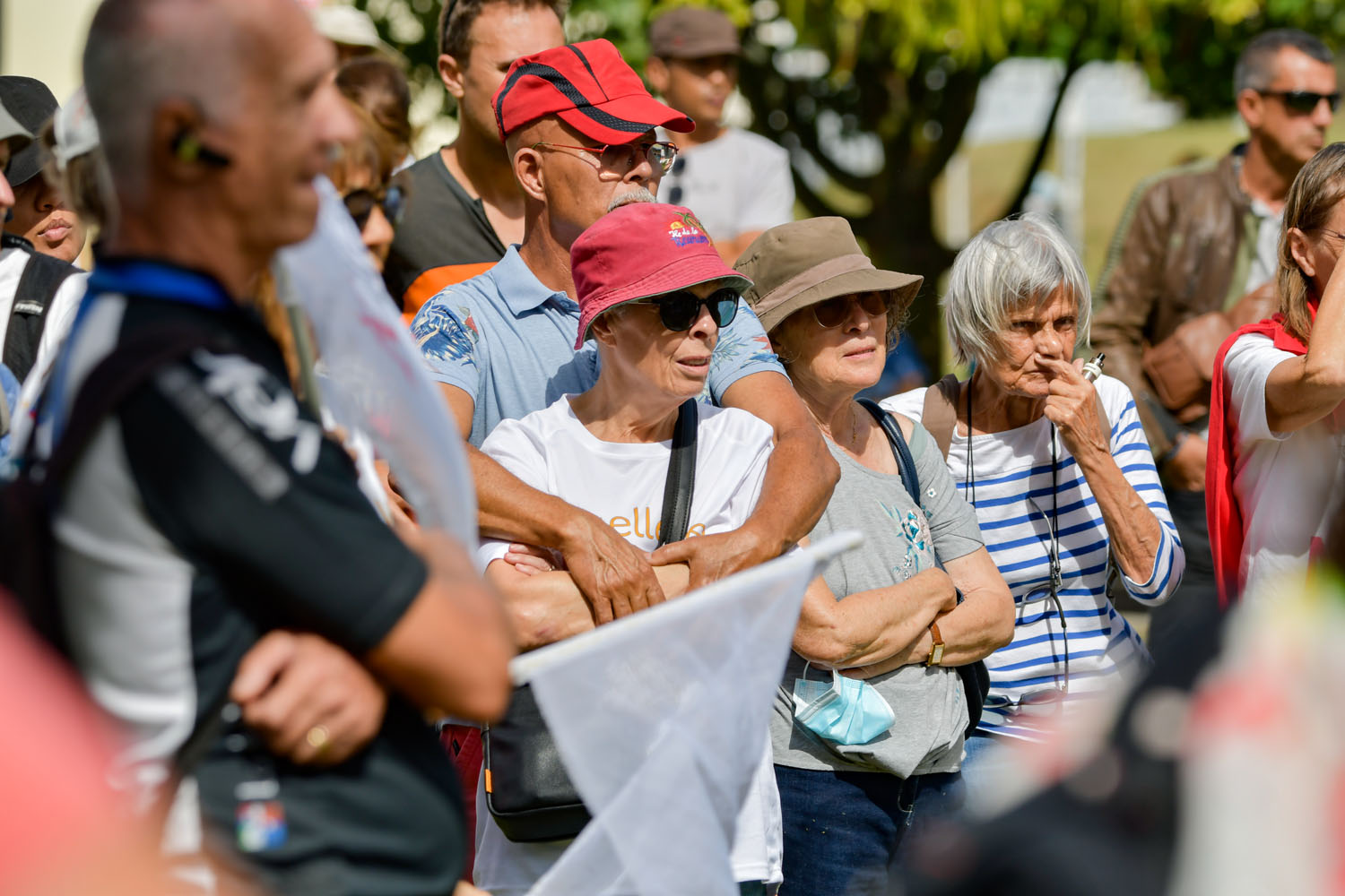 Les anti-pass et anti-vax plantent les pancartes de la contestation à Champ fleuri