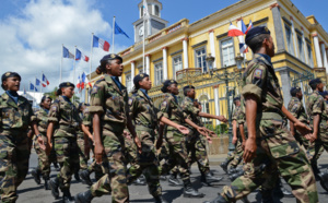 Présentation au Drapeau du contingent de septembre du RSMA