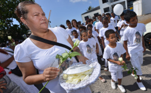Le Port : Marche blanche en mémoire de Prisca Sevaye