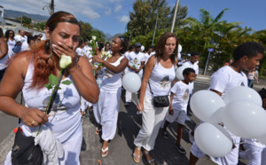 Le Port : Marche blanche en mémoire de Prisca Sevaye