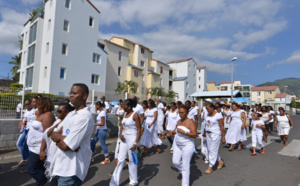 Le Port : Marche blanche en mémoire de Prisca Sevaye