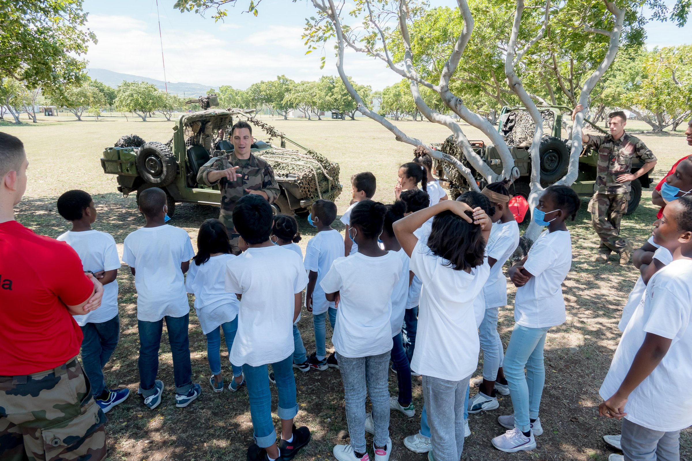 Photos - Première expérience militaire pour les marmailles de 1000 Sourires