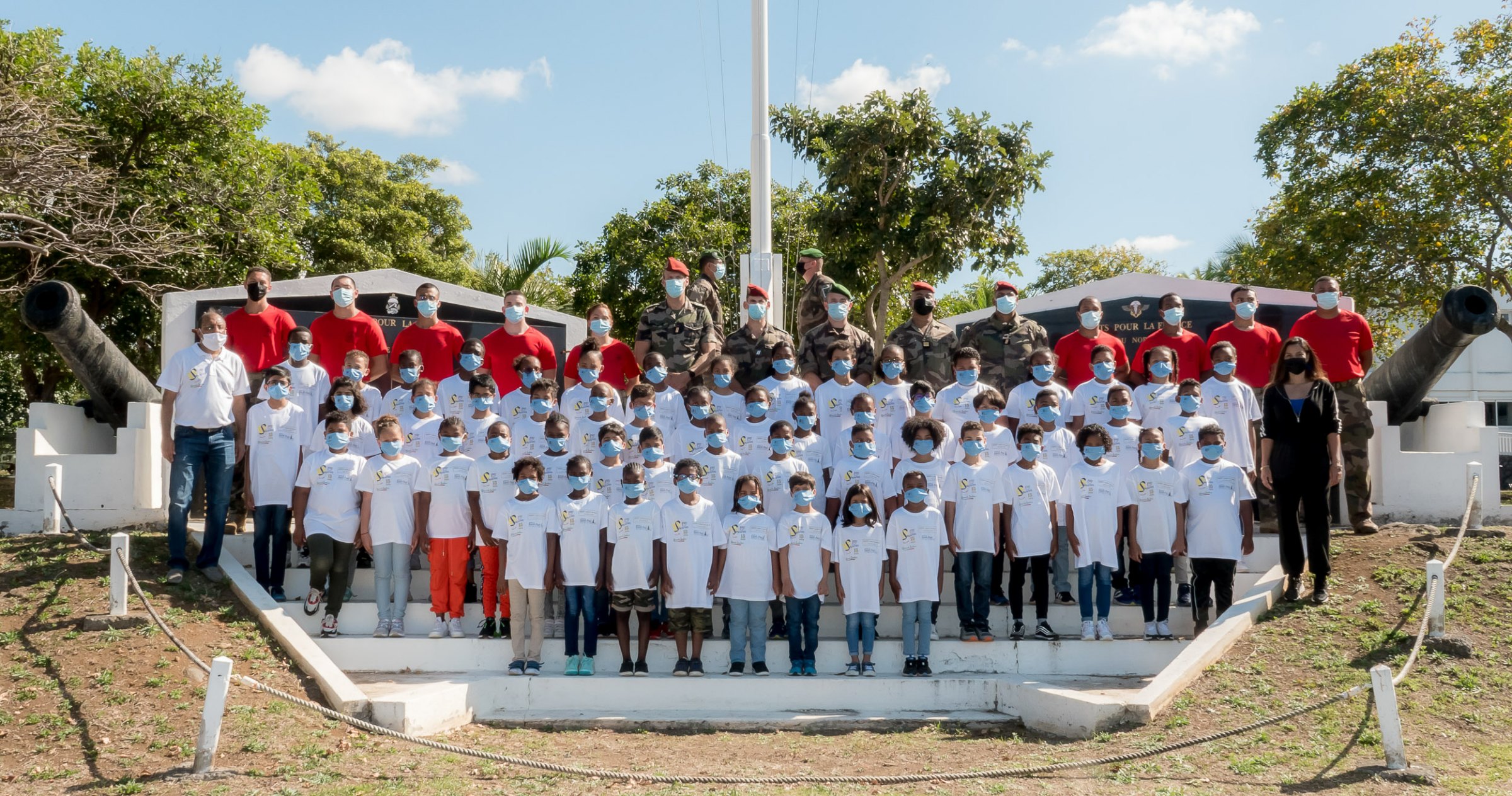 Photos - Première expérience militaire pour les marmailles de 1000 Sourires