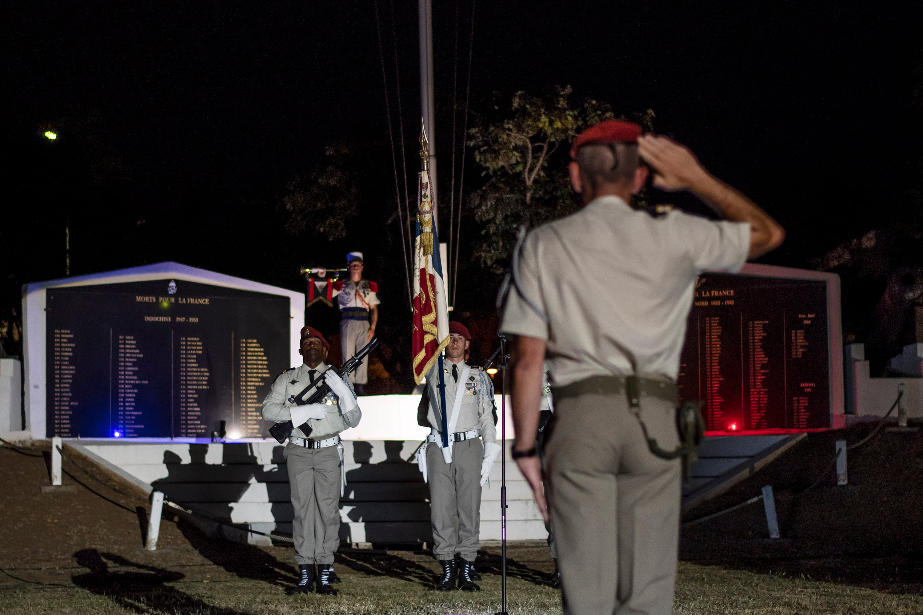 Photos - Le 2e RPIMA célèbre Saint-Michel, protecteur des parachutistes