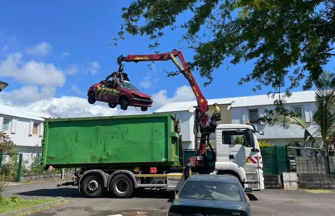 St-André : Evacuation de VHU, tri des déchets et pose de borne à verre au programme