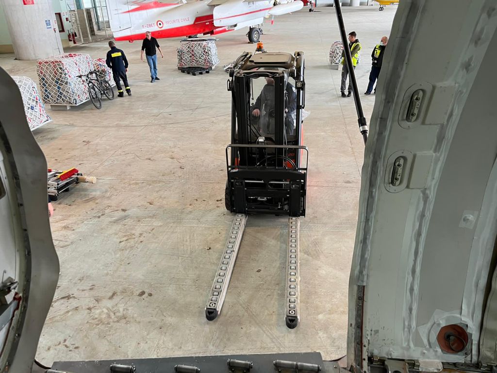 Le Dash-8 s'envole pour La Réunion