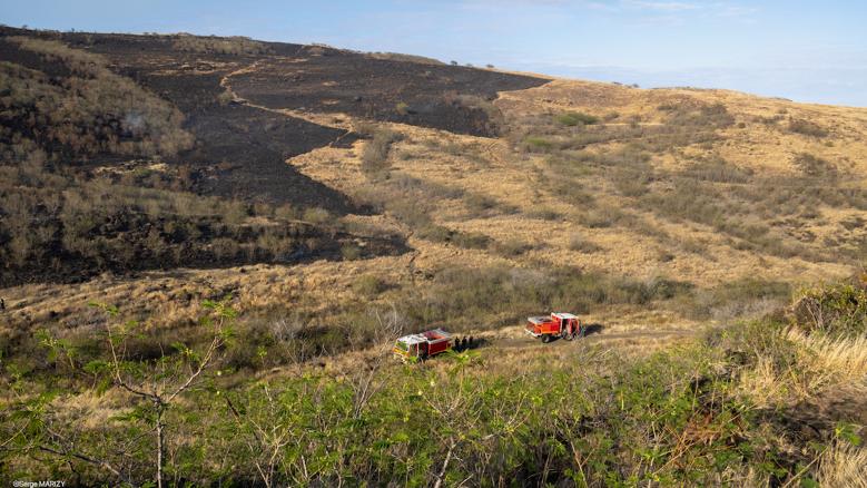 La savane du Cap La Houssaye une nouvelle fois incendiée: Les images aériennes
