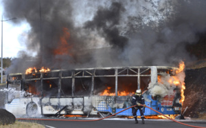 Bus en feu à St-Denis: Retour en images