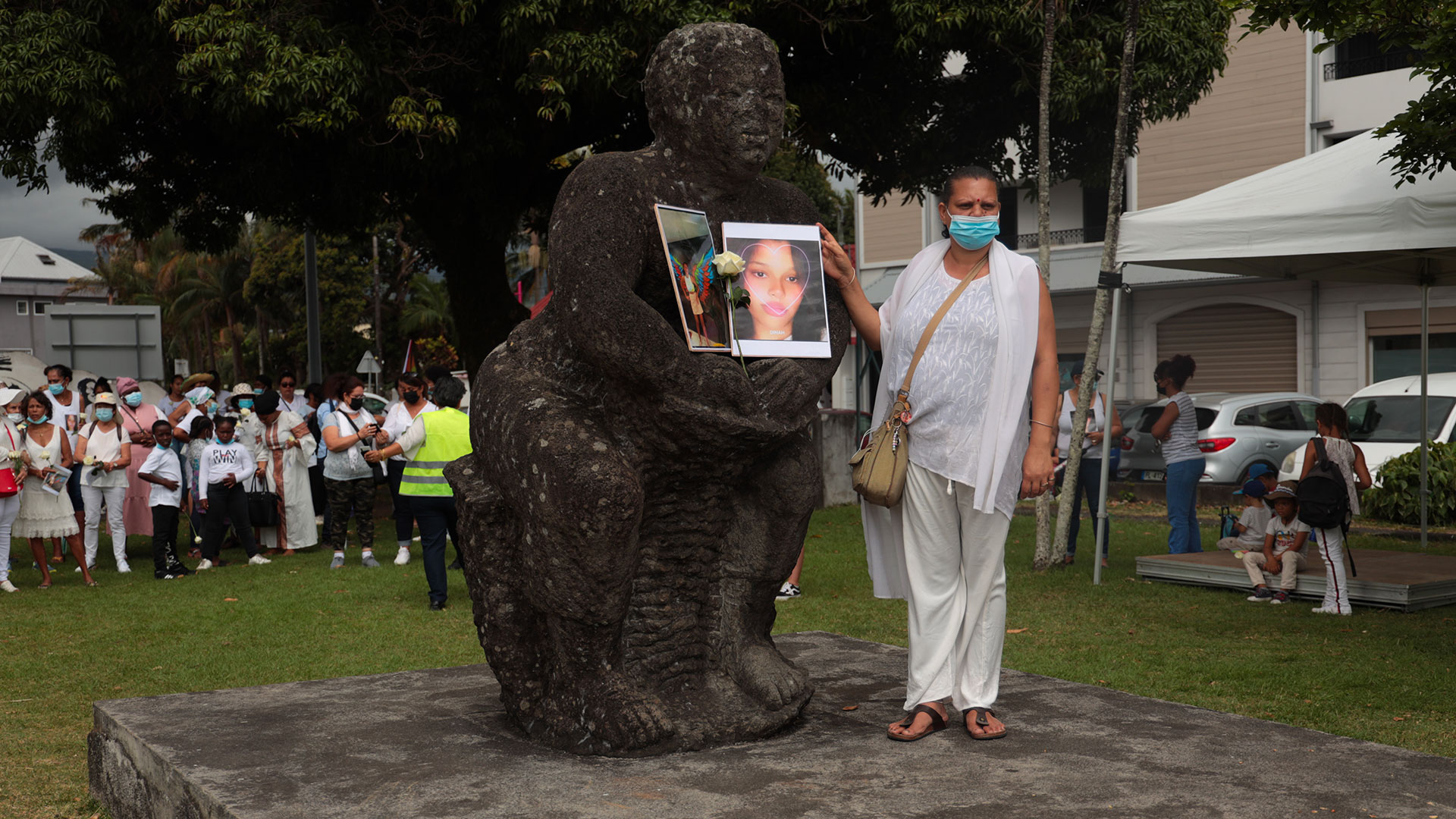 Photos - Une marche blanche pour dire 
