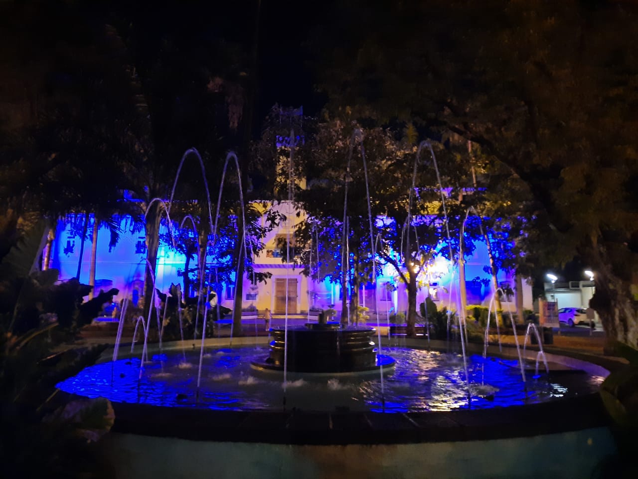L'hotel de ville s'illumine en bleu pour les Droits de l'Enfant