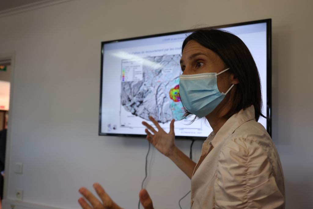 Photos - Visite de Frédérique Vidal à la rencontre des chercheurs de l'Observatoire volcanologique et de la Maison du Volcan