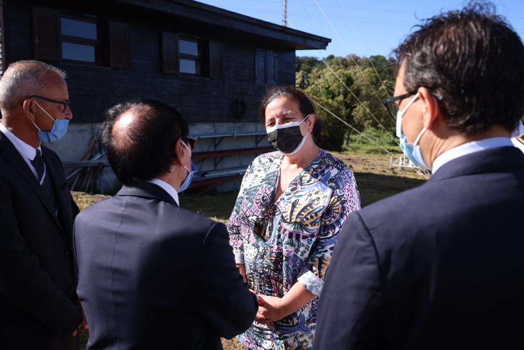 Photos - Visite de Frédérique Vidal à la rencontre des chercheurs de l'Observatoire volcanologique et de la Maison du Volcan