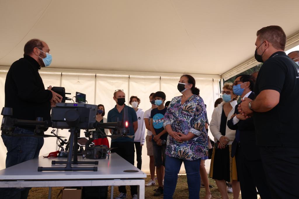Photos - Visite de Frédérique Vidal à la rencontre des chercheurs de l'Observatoire volcanologique et de la Maison du Volcan
