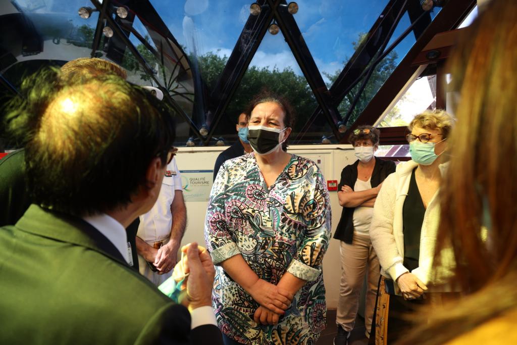 Photos - Visite de Frédérique Vidal à la rencontre des chercheurs de l'Observatoire volcanologique et de la Maison du Volcan