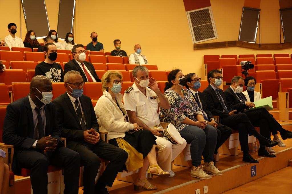 Photos - Visite de Frédérique Vidal à la rencontre des chercheurs de l'Observatoire volcanologique et de la Maison du Volcan