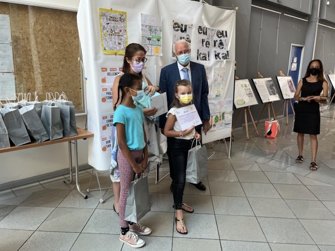 Quatre élèves Saint-Paulois remportent le concours d’affiches pour les 30 ans de la Fête de la Science