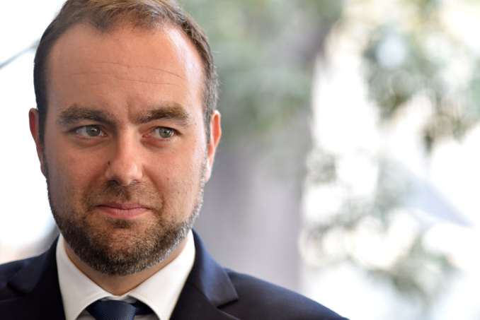 Lecornu contraint de reporter son déplacement à La Réunion